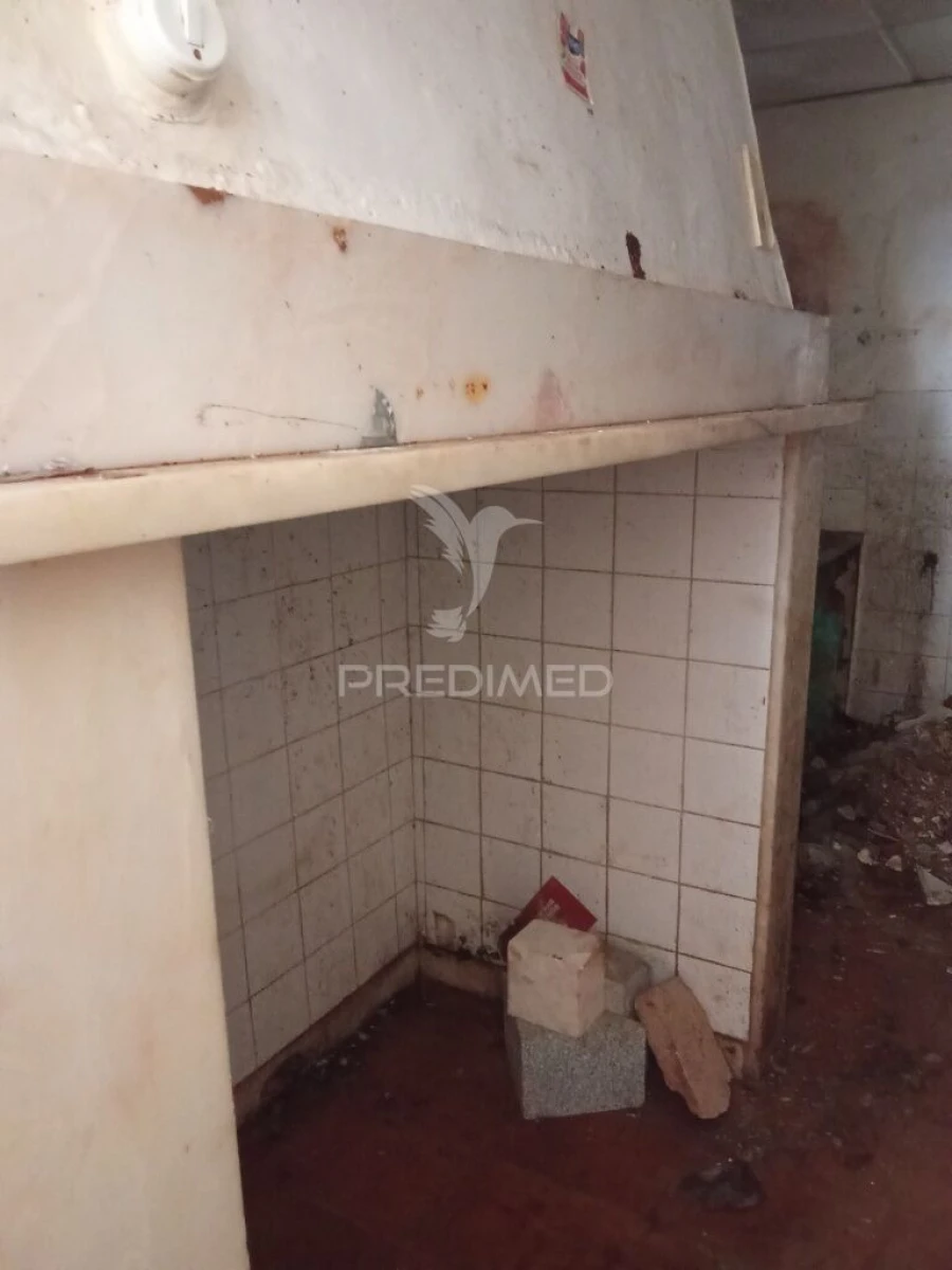 Moradia T6 para Venda em Borba (São Bartolomeu) Foto 11