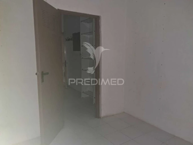 Loja para Venda em Almada, Cova da Piedade, Pragal e Cacilhas Foto 5