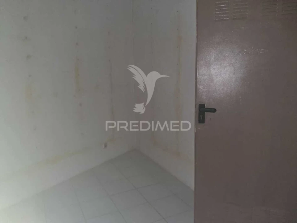 Loja para Venda em Almada, Cova da Piedade, Pragal e Cacilhas Foto 4