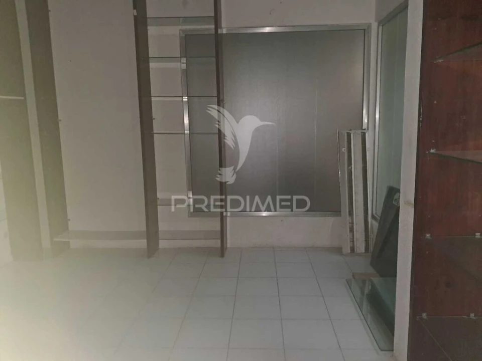 Loja para Venda em Almada, Cova da Piedade, Pragal e Cacilhas Foto 6