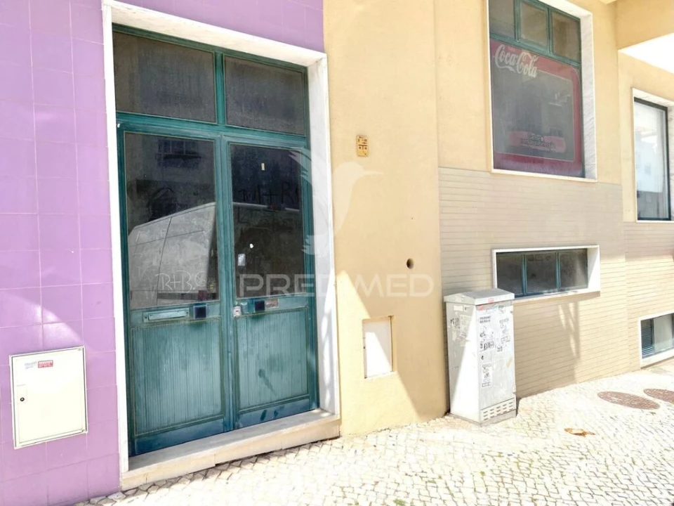 Loja para Venda em Santa Iria de Azoia, São João da Talha e Bobadela Foto 10