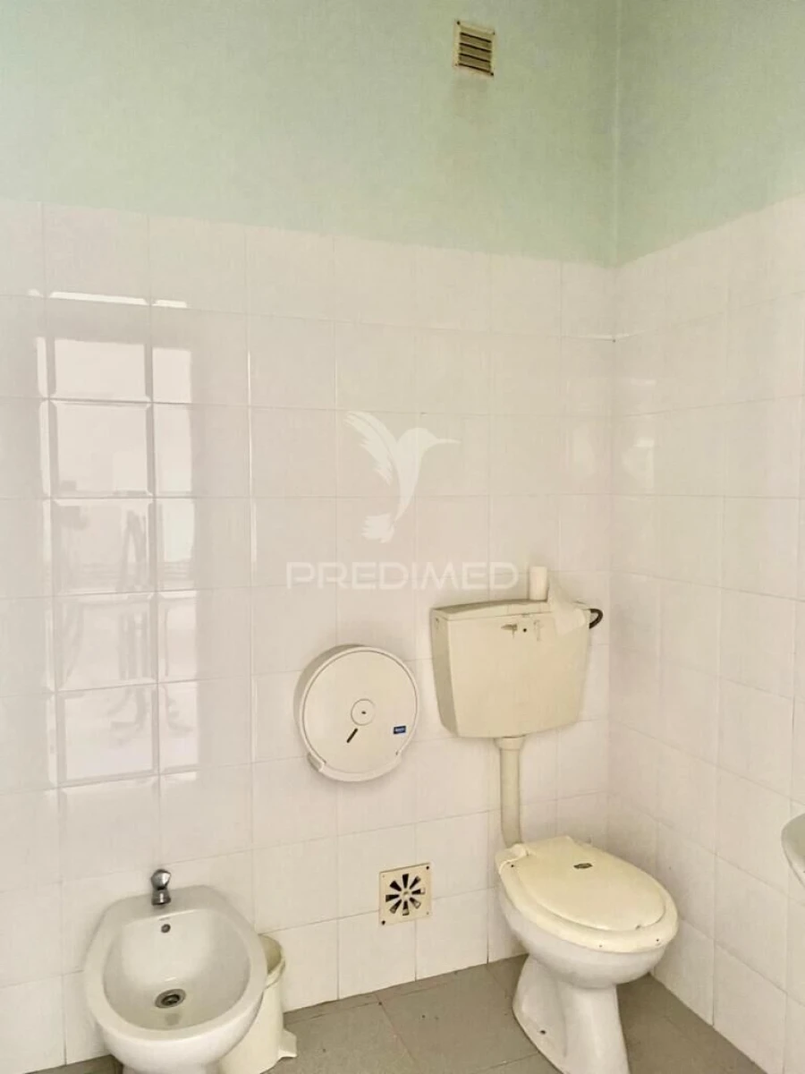 Loja para Venda em Santa Iria de Azoia, São João da Talha e Bobadela Foto 7