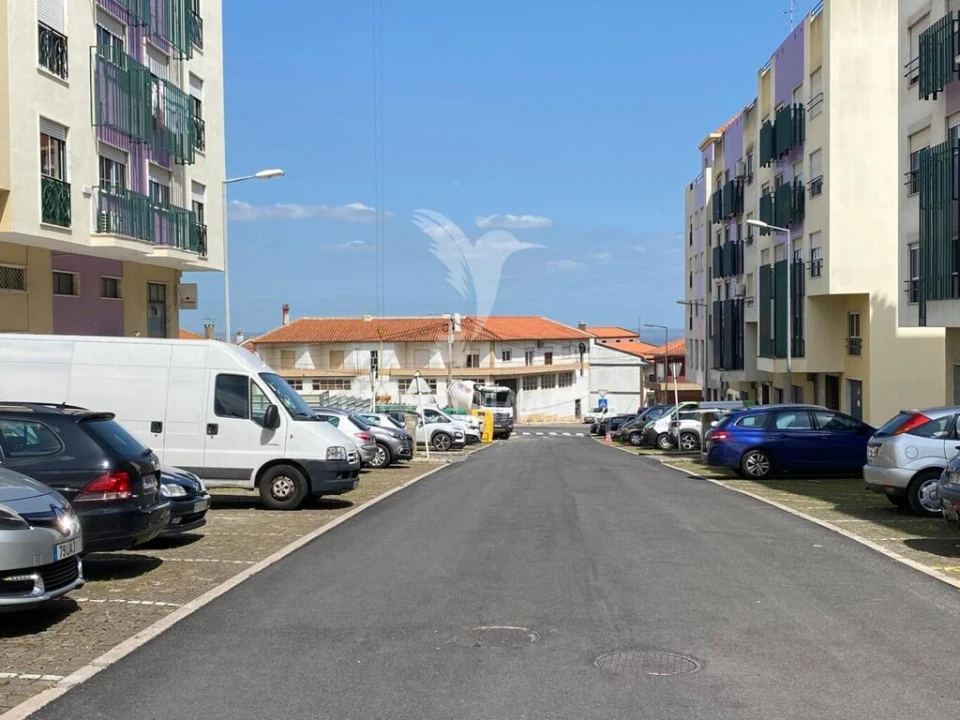 Loja para Venda em Santa Iria de Azoia, São João da Talha e Bobadela Foto 13