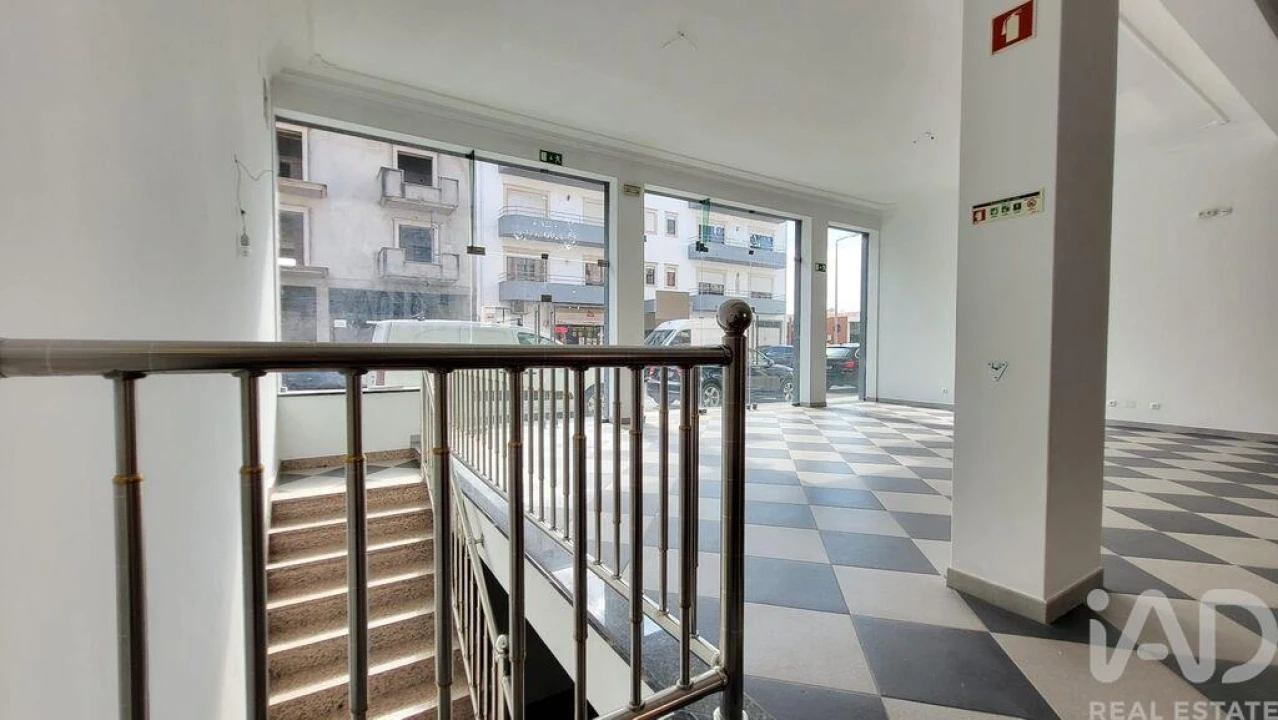 Loja para Arrendamento em Arrimal e Mendiga Foto 18