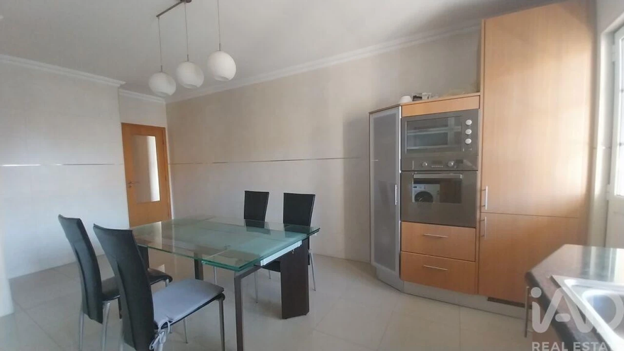 Apartamento T2 para Venda em Almeirim Foto 24