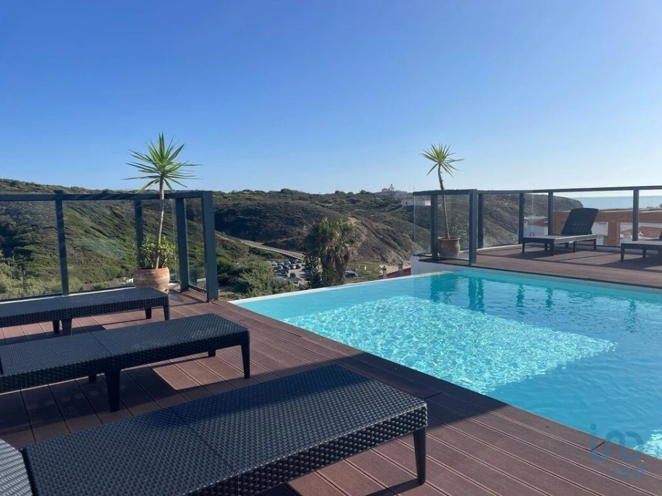 Apartamento T3 para Venda em São Teotónio Foto 1