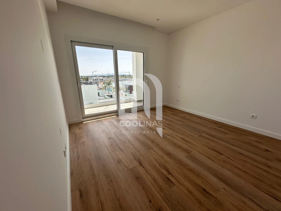 Apartamento T3 para Venda em Corroios Foto 1