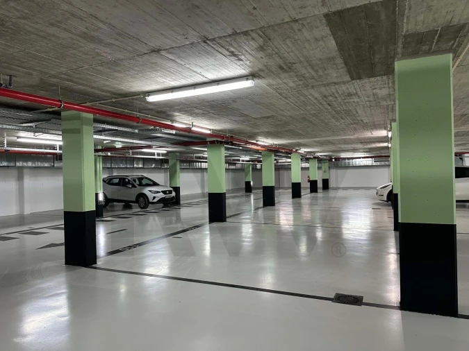 Garagem para Venda em Lagos (São Sebastião e Santa Maria) Foto 6