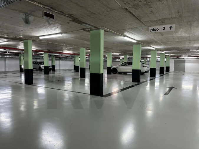 Garagem para Venda em Lagos (São Sebastião e Santa Maria) Foto 7