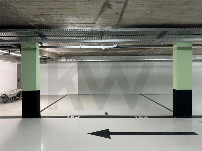 Garagem para Venda em Lagos (São Sebastião e Santa Maria) Foto 10