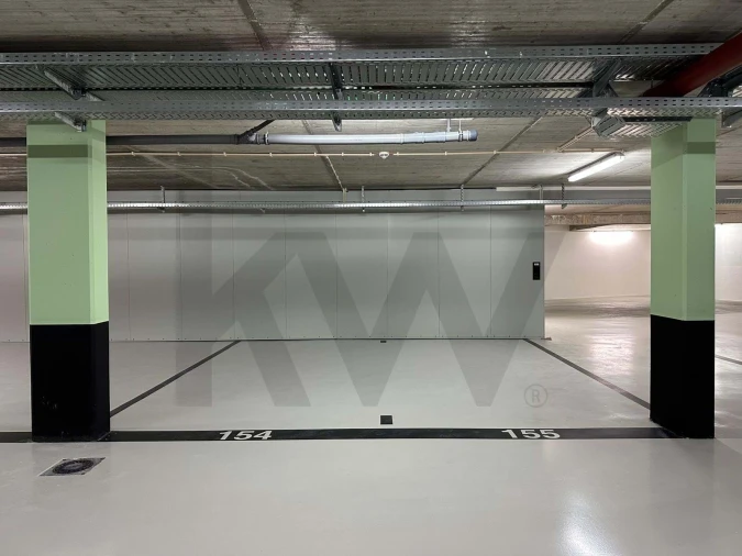 Garagem para Venda em Lagos (São Sebastião e Santa Maria) Foto 14