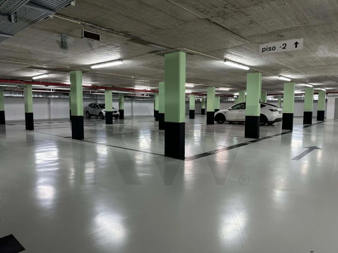 Garagem para Venda em Lagos (São Sebastião e Santa Maria) Foto 9