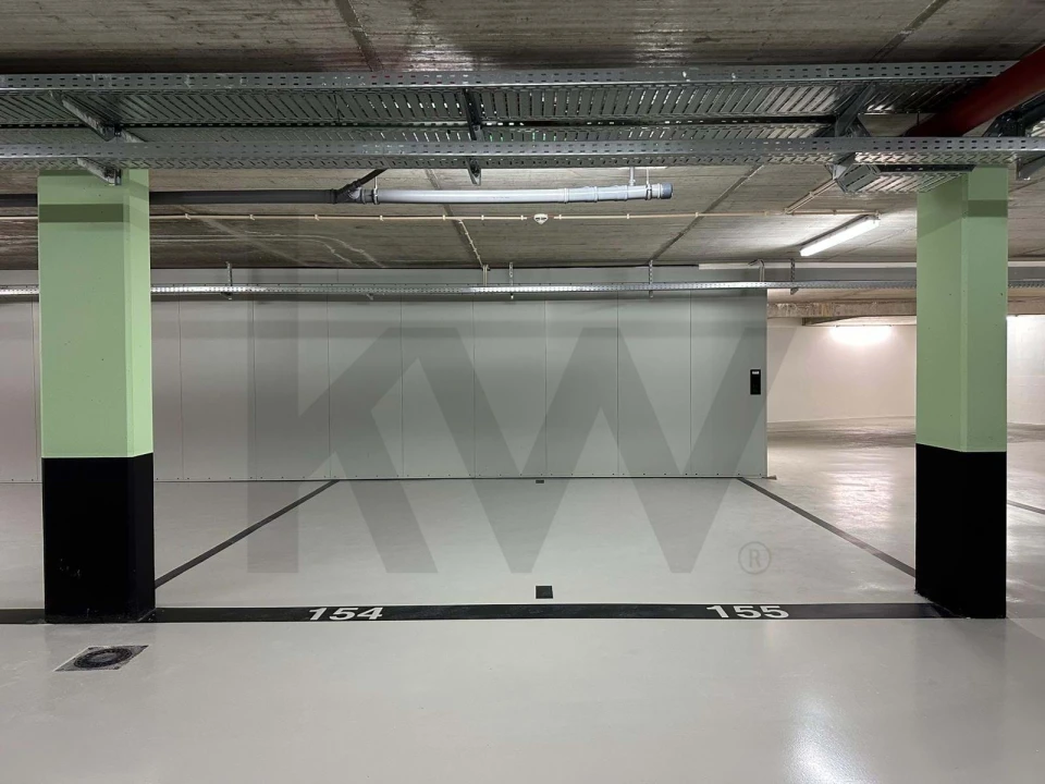 Garagem para Venda em Lagos (São Sebastião e Santa Maria) Foto 14