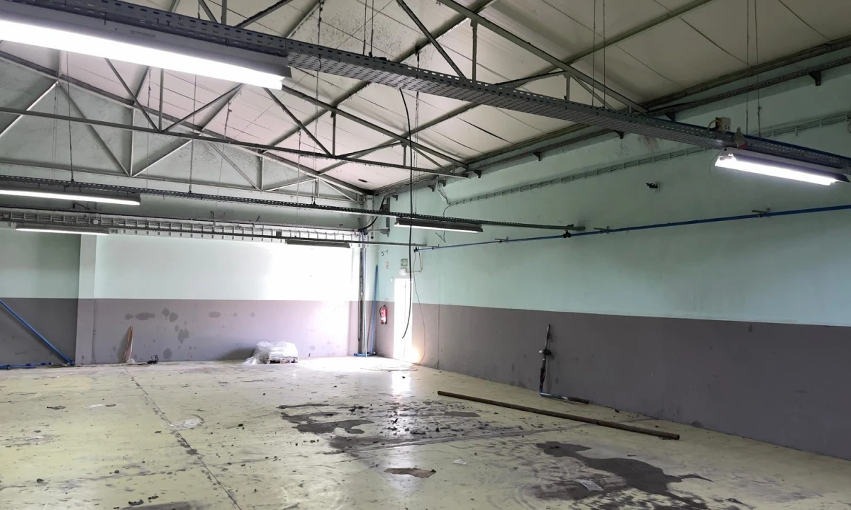 Armazém para Arrendamento em Avidos e Lagoa Foto 6