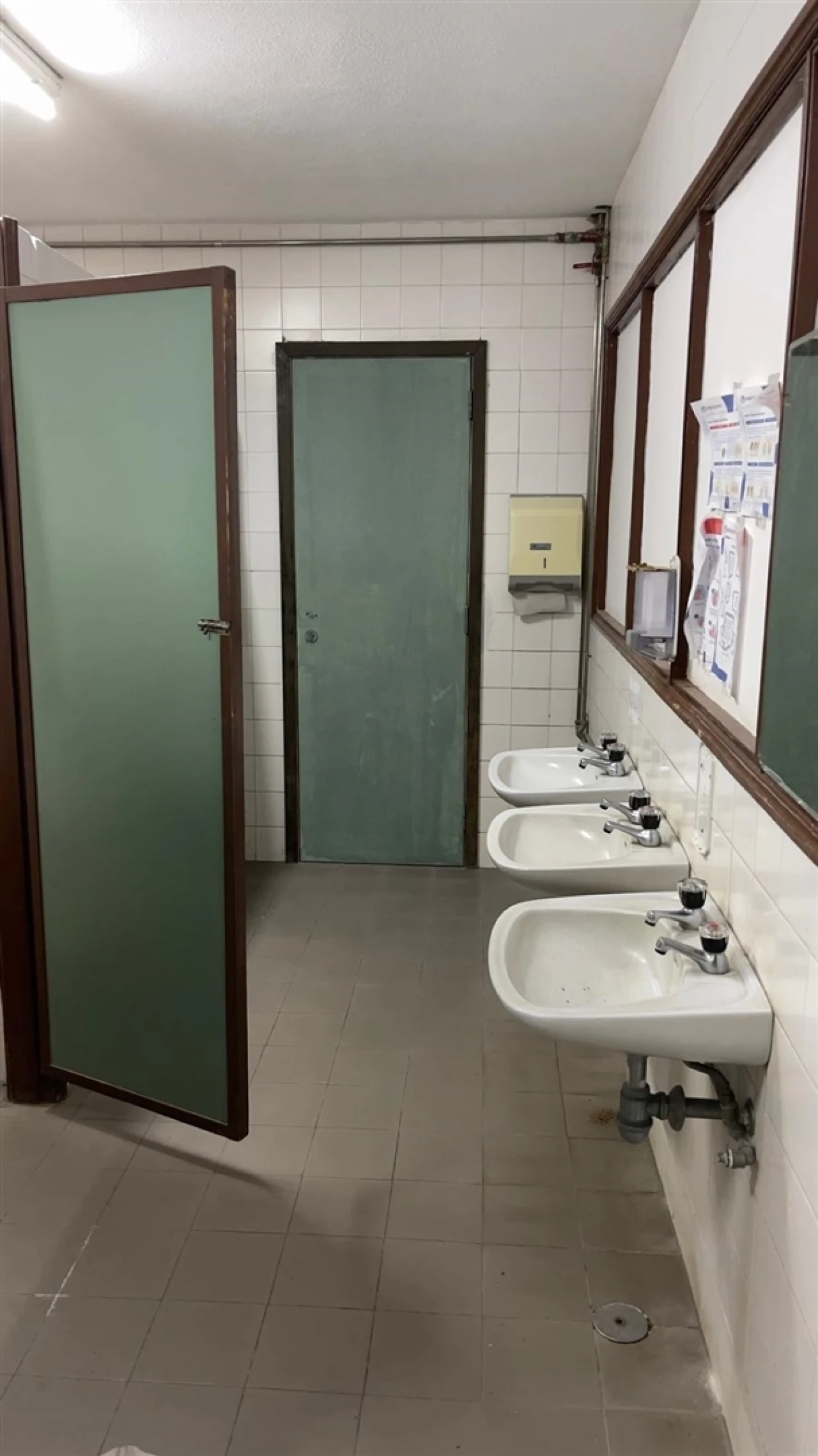 Armazém para Arrendamento em Avidos e Lagoa Foto 2