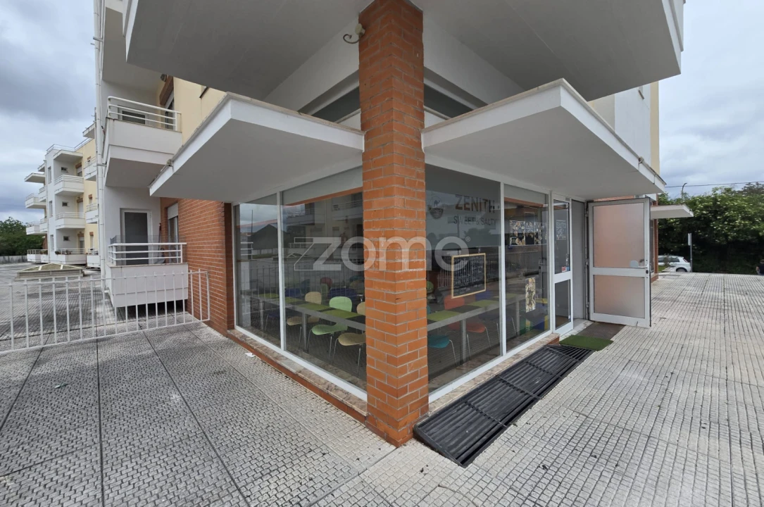 Negócio para Venda em Leiria, Pousos, Barreira e Cortes Foto 1