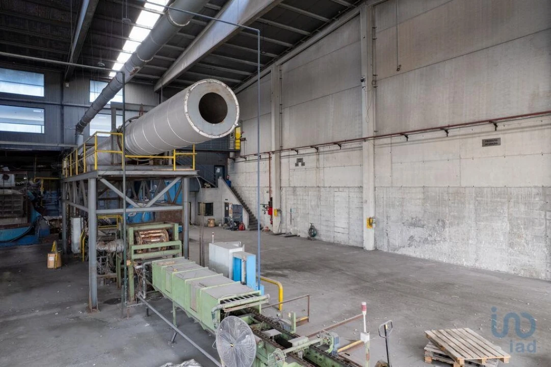 Armazém para Venda em Nogueira do Cravo e Pindelo Foto 4