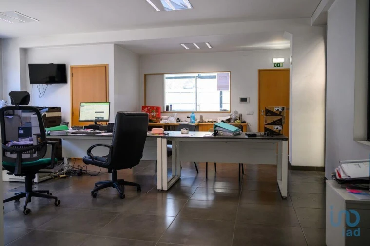 Armazém para Arrendamento em Nogueira do Cravo e Pindelo Foto 4