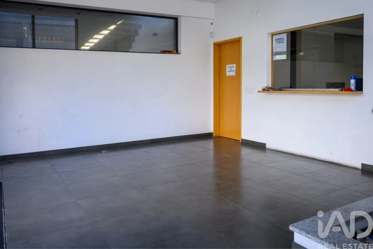 Armazém para Arrendamento em Nogueira do Cravo e Pindelo Foto 16