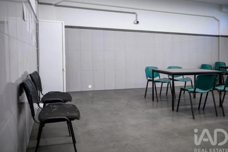 Armazém para Arrendamento em Nogueira do Cravo e Pindelo Foto 17