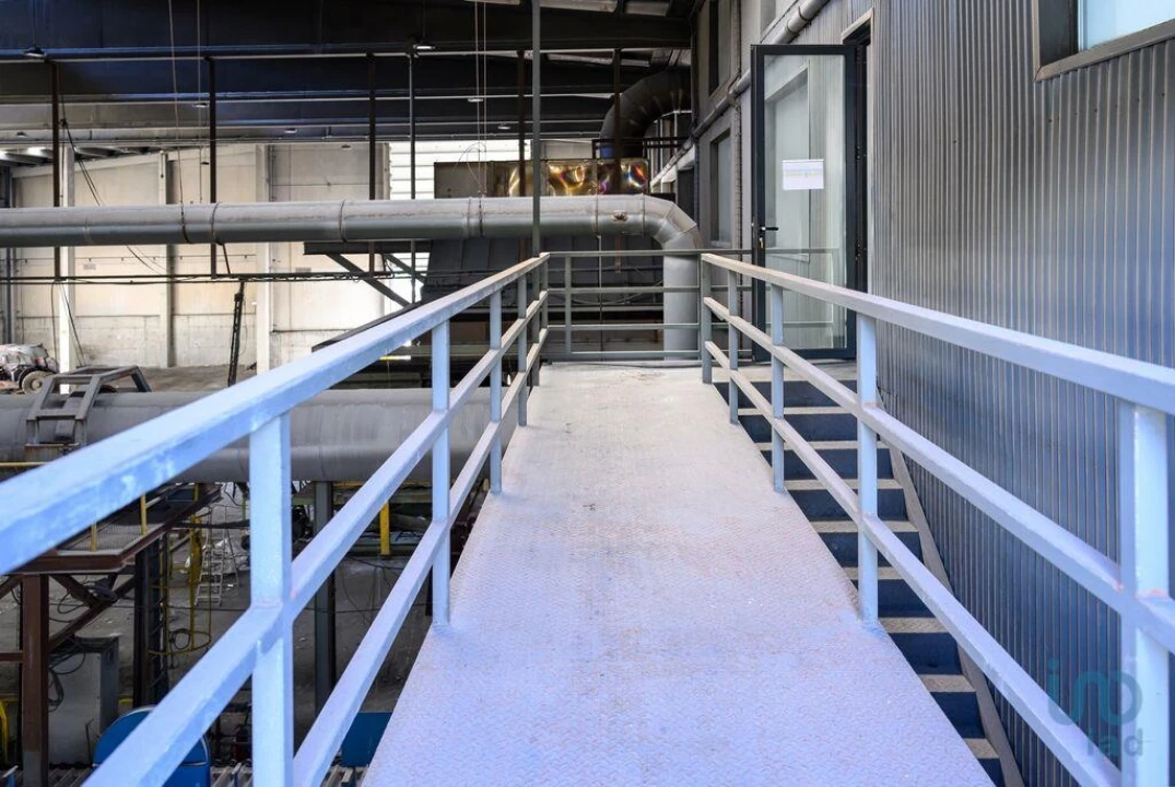 Armazém para Arrendamento em Nogueira do Cravo e Pindelo Foto 12