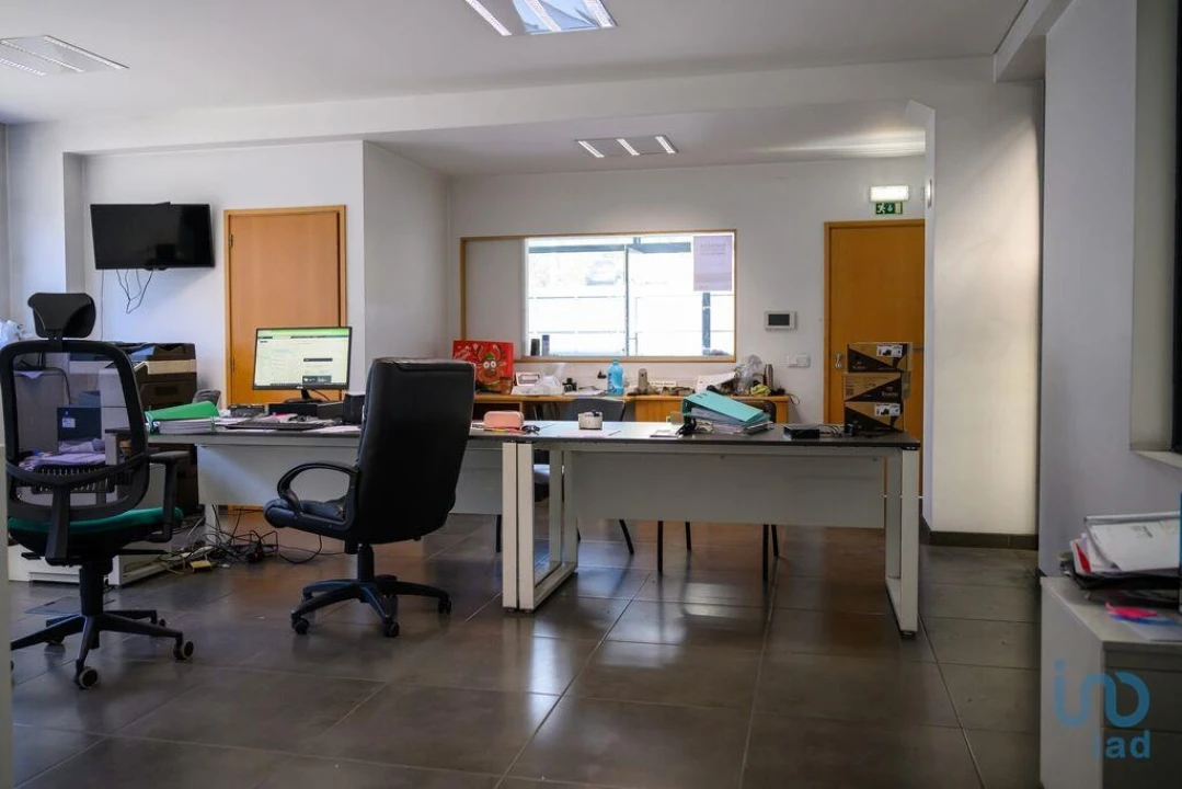 Armazém para Arrendamento em Nogueira do Cravo e Pindelo Foto 4