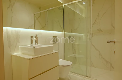 Apartamento T4 para Venda em Santa Marinha e São Pedro da Afurada