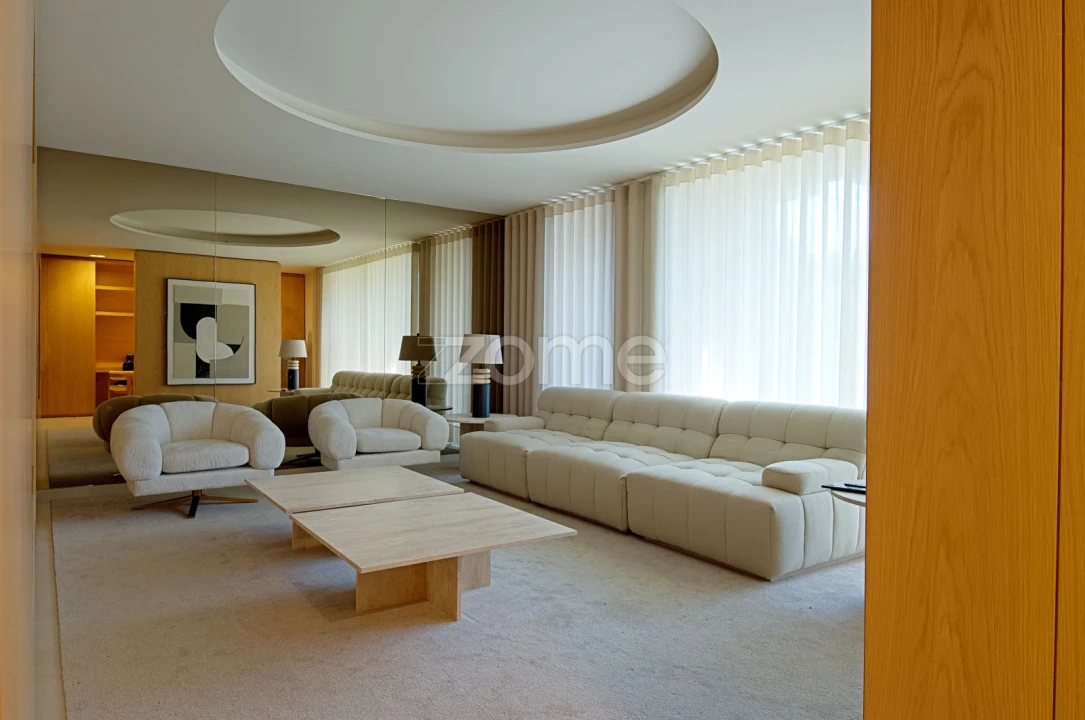 Apartamento T4 para Venda em Santa Marinha e São Pedro da Afurada Foto 2
