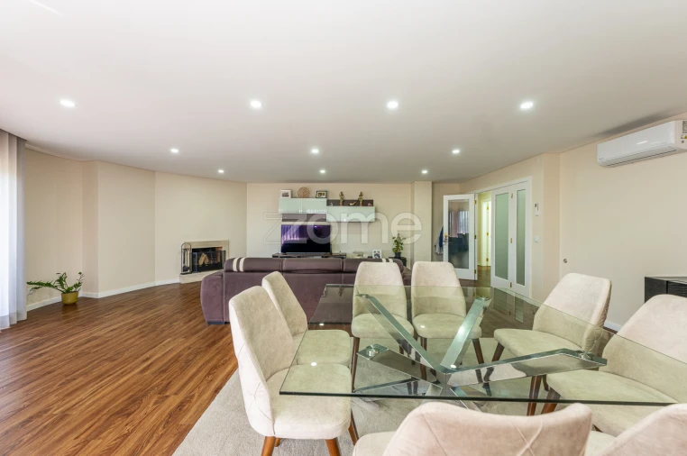 Apartamento T4 para Venda em Pedroso e Seixezelo Foto 15