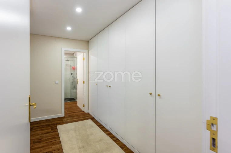 Apartamento T4 para Venda em Pedroso e Seixezelo Foto 28