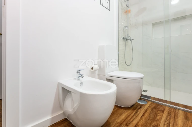 Apartamento T4 para Venda em Pedroso e Seixezelo Foto 26