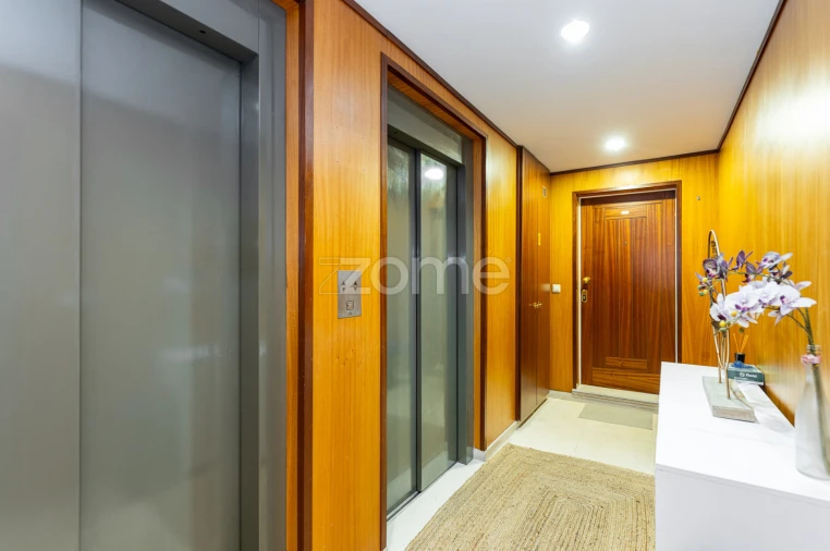 Apartamento T4 para Venda em Pedroso e Seixezelo Foto 3