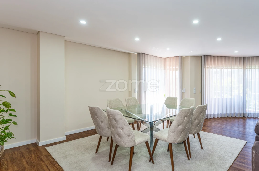 Apartamento T4 para Venda em Pedroso e Seixezelo Foto 13