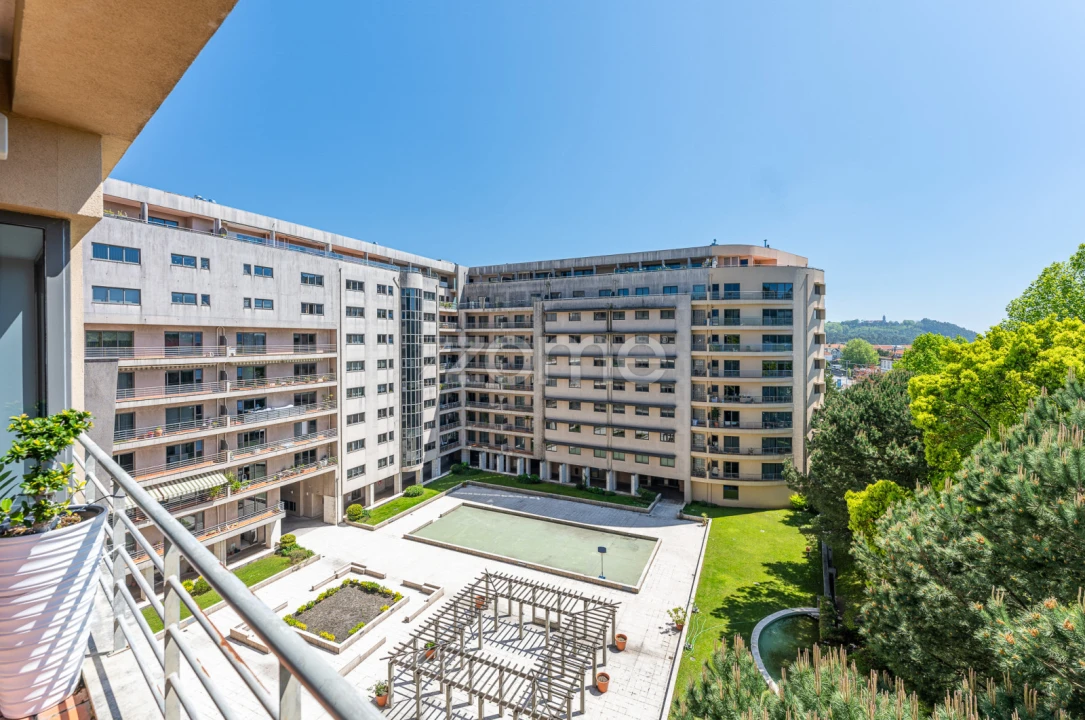 Apartamento T4 para Venda em Pedroso e Seixezelo Foto 2