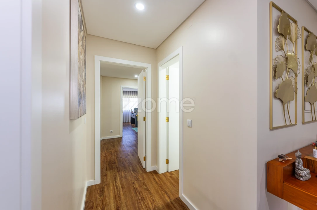 Apartamento T4 para Venda em Pedroso e Seixezelo Foto 18