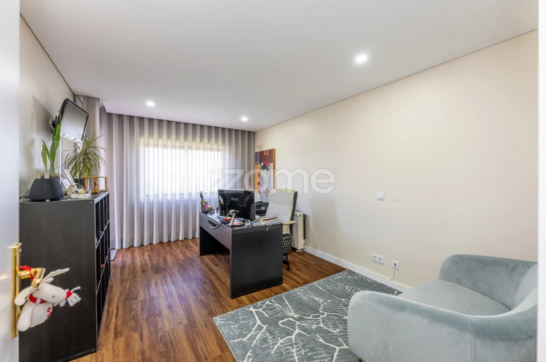 Apartamento T4 para Venda em Pedroso e Seixezelo Foto 33