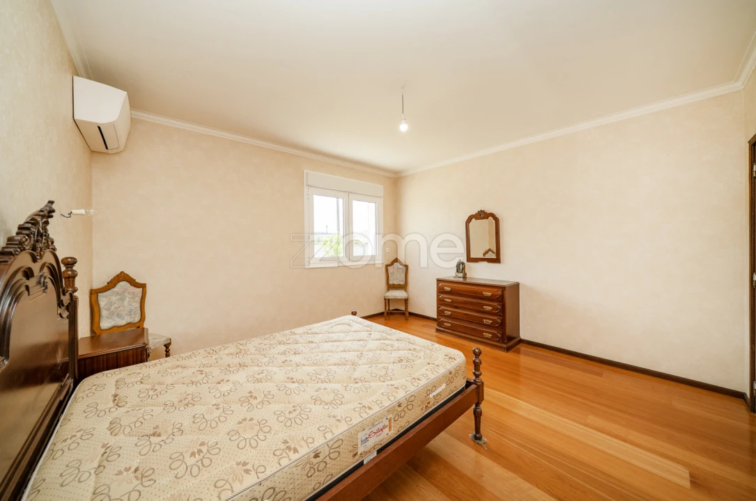 Moradia T3 para Venda em Caires Foto 30