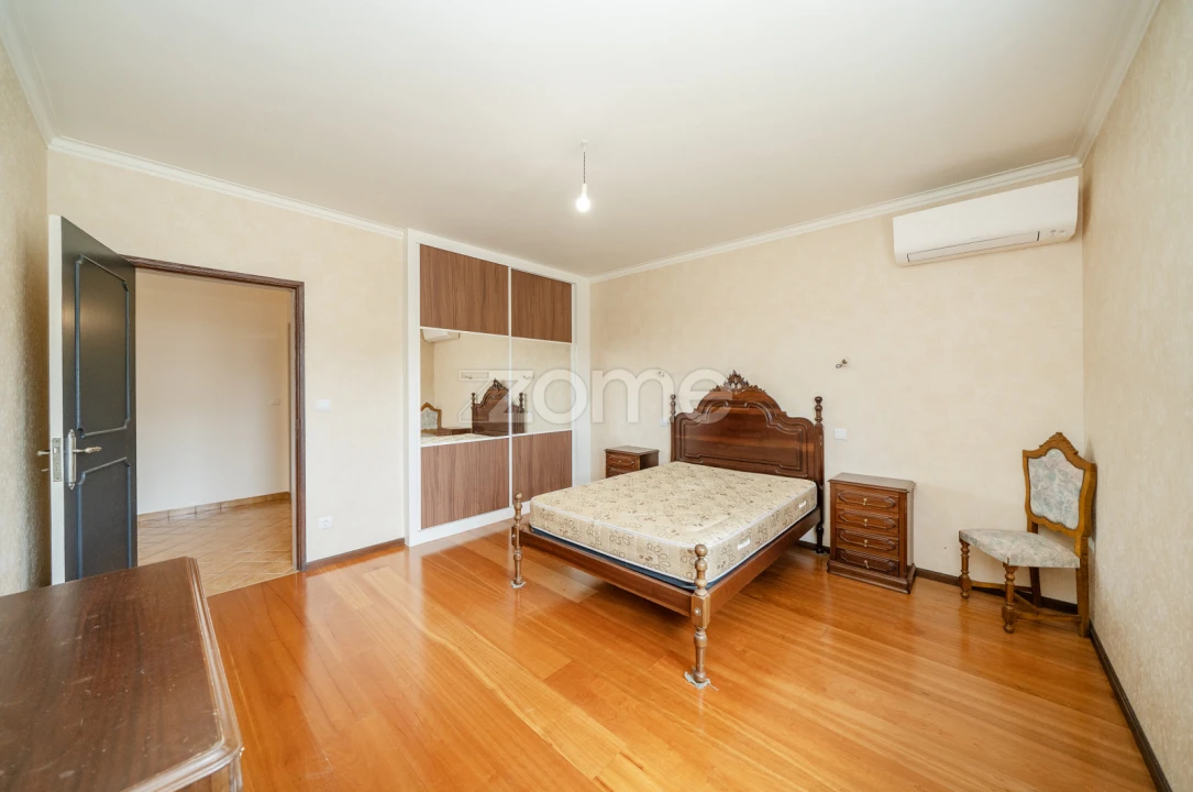 Moradia T3 para Venda em Caires Foto 32