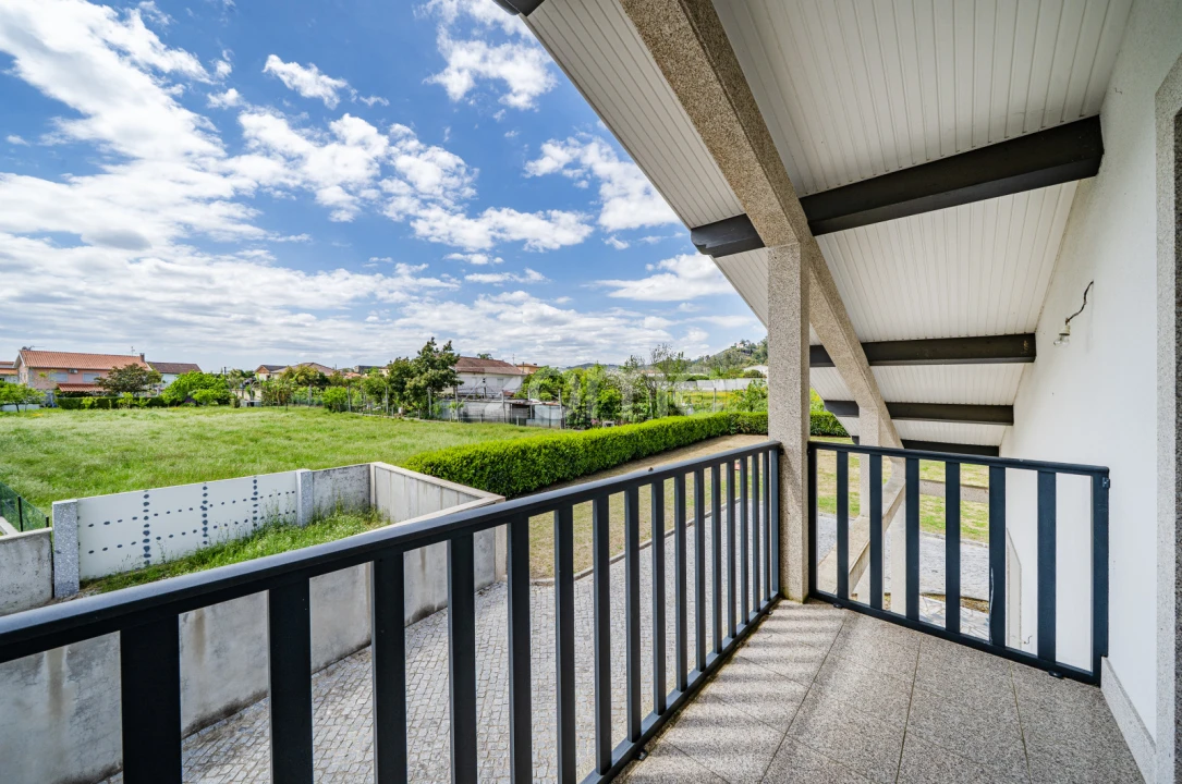 Moradia T3 para Venda em Caires Foto 40