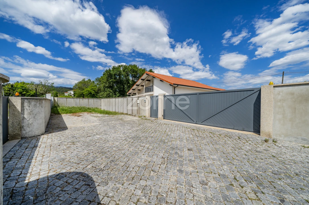 Moradia T3 para Venda em Caires Foto 5