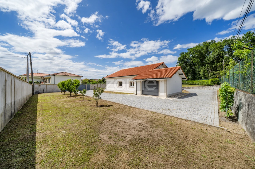 Moradia T3 para Venda em Caires Foto 43