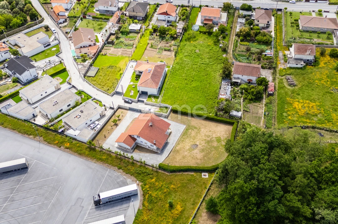 Moradia T3 para Venda em Caires Foto 53