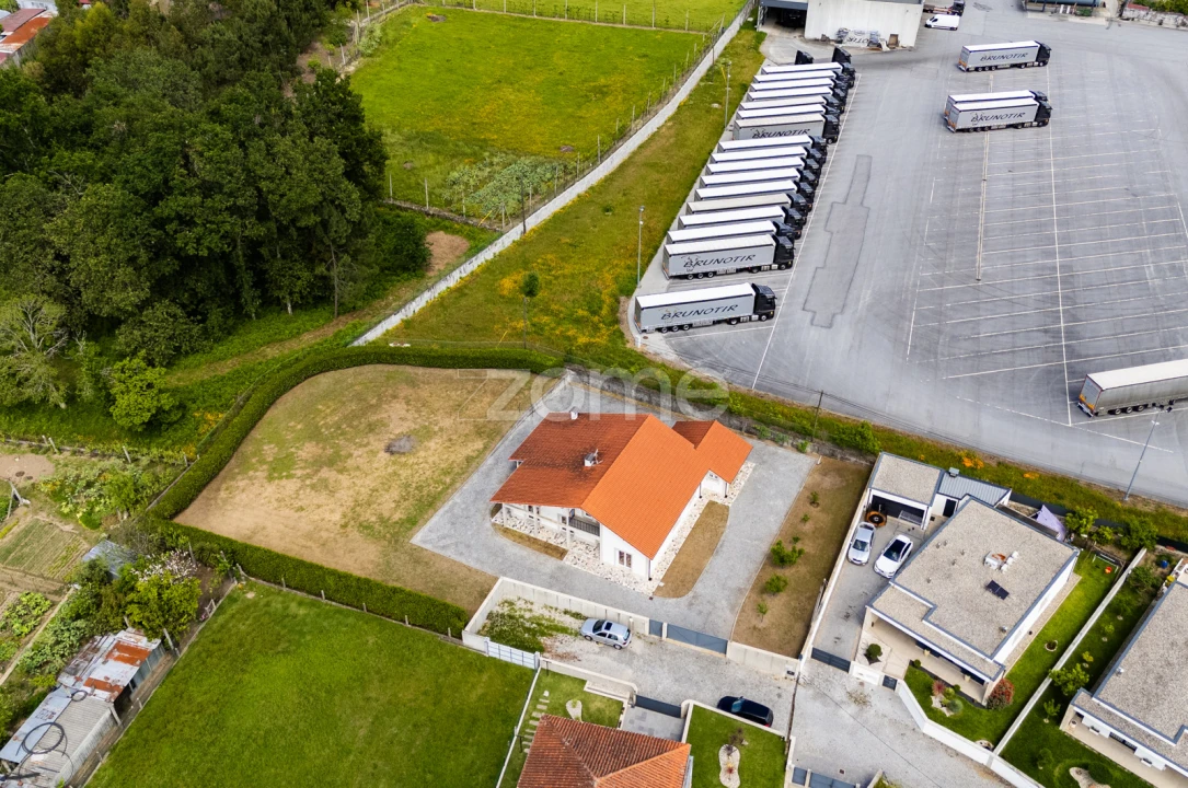 Moradia T3 para Venda em Caires Foto 54