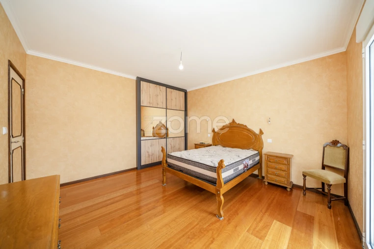 Moradia T3 para Venda em Caires Foto 23