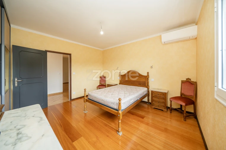 Moradia T3 para Venda em Caires Foto 28