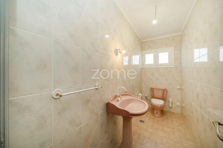 Moradia T3 para Venda em Caires Foto 37