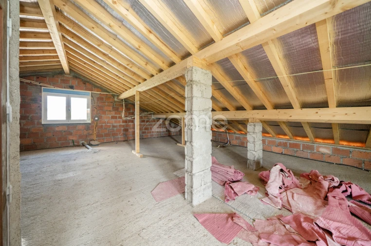 Moradia T3 para Venda em Caires Foto 38