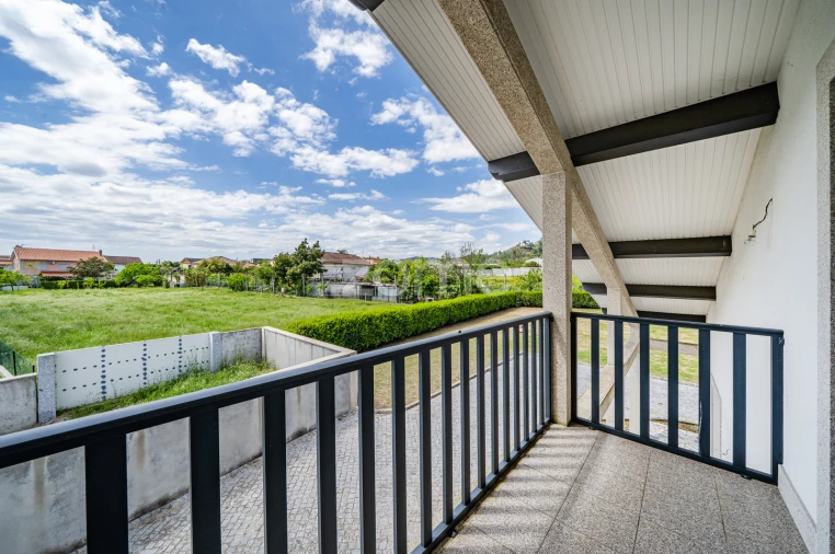 Moradia T3 para Venda em Caires Foto 40