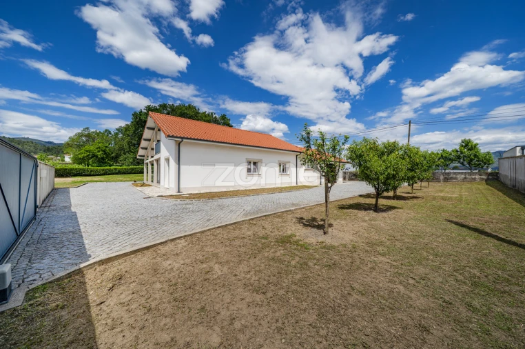 Moradia T3 para Venda em Caires Foto 42