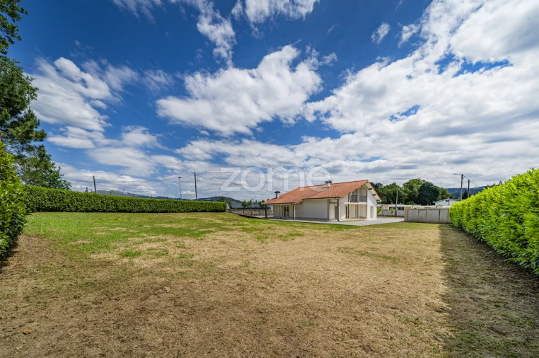 Moradia T3 para Venda em Caires Foto 47